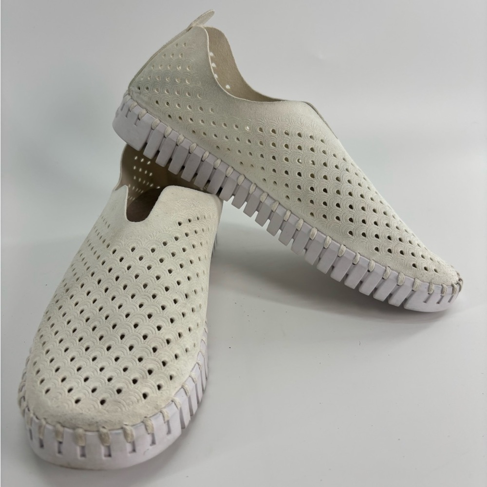 Ilse Jacobsen tulip slip on sneaker in super soft cream suede